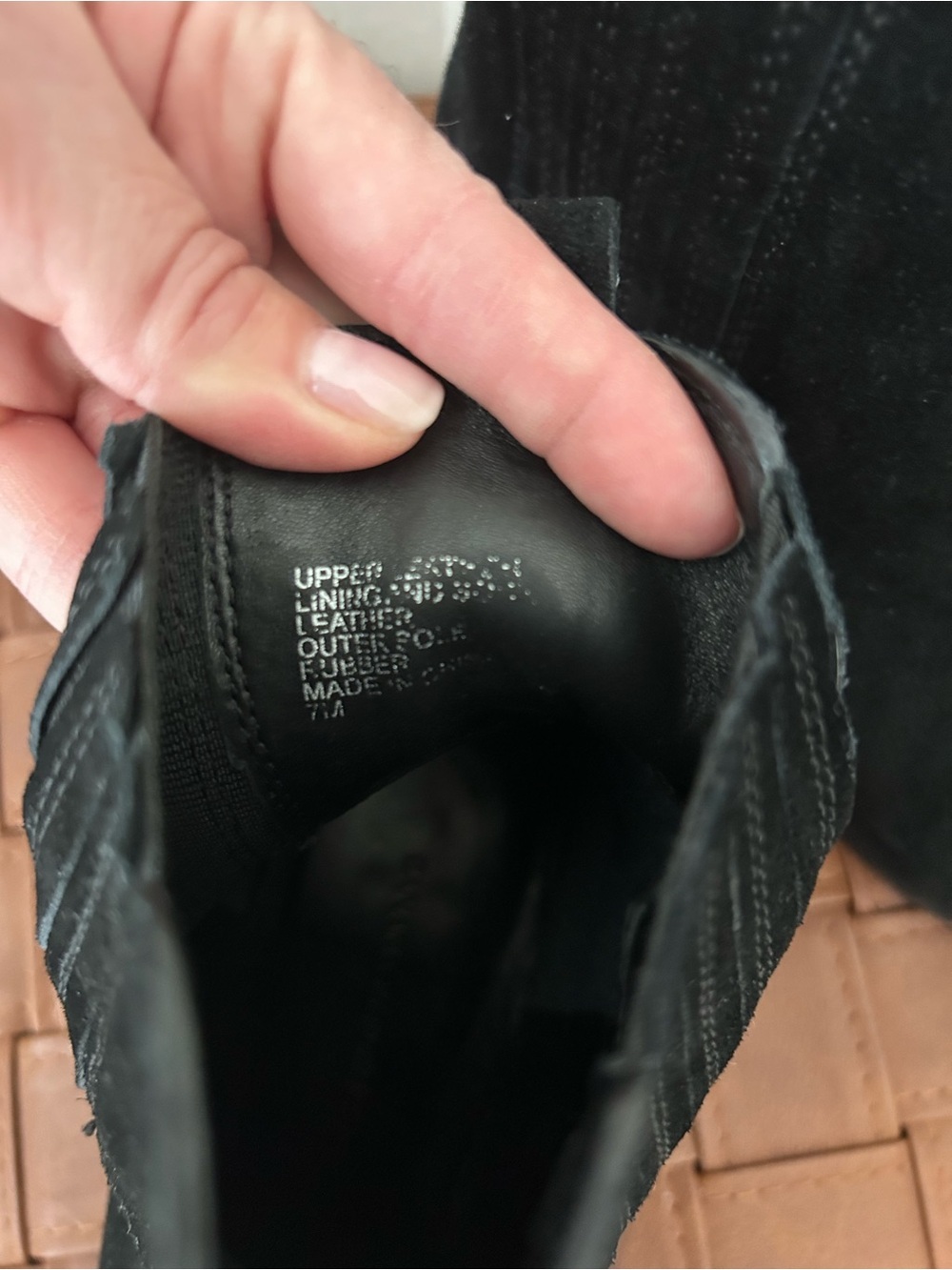 Banana Republic Chelsea Pull On Ankle Boots Black Suede Women's Size 7 - Picture 7 of 10